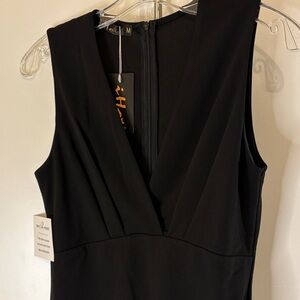 Chic Black V-Neck Sheath Dress with Ruched Skirt